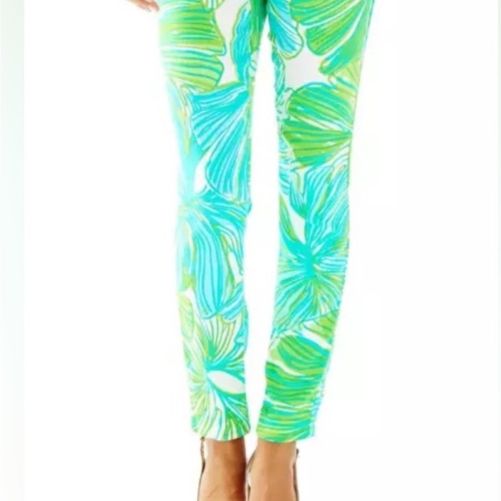 Lilly Pulitzer low rise Kelly pant, tropical Leaf Print Straight Leg, Size 2